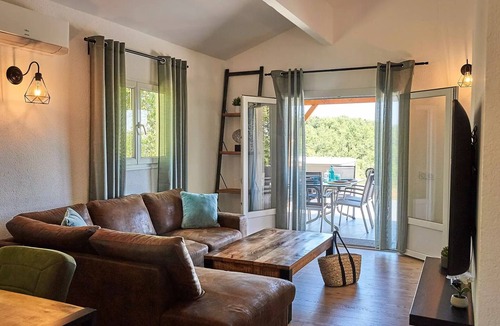 Mauroux Villa | Detached villa for 4 people, 1 bathroom, valley view; sleeps 6