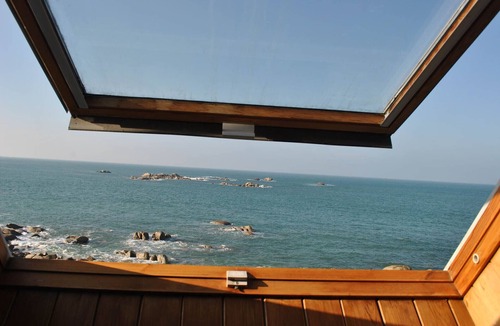 Plouescat House | Detached villa overlooking the sea: 'FEET IN THE WATER'. Amazing views.