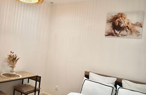 Bois-Colombes Apartment | Dinas home