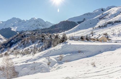 Genos Apartment | Direct access to the slopes - flat for 4