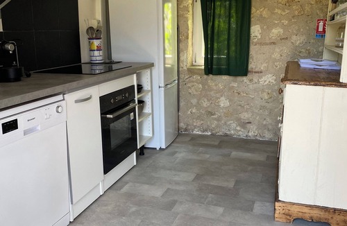 Sainte-Colombe-de-Villeneuve Cottage | Domaine de Villot-le Pigeonnier Gîte Avec Jacuzzi à la Campagne Ideal Famille