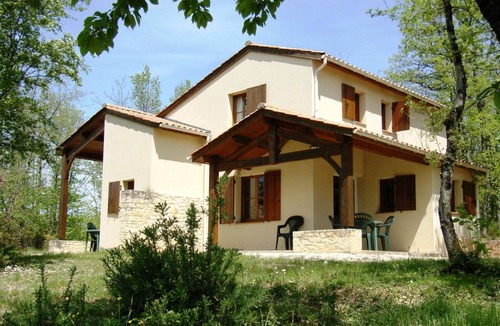Gavaudun House | Domäne mit Jacuzzi by Interhome