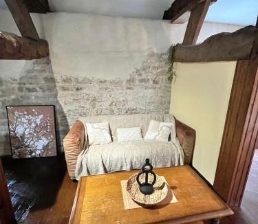 Saint-Come-du-Mont Villa | Domaine Château Bellenau