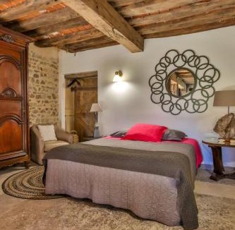 Ouches House | Domaine d'AROMM - Chambres d'hotes & gites - Piscine, Jacuzzi, Etangs & Animaux - Au calme