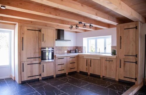 Saint-Pierre-les-Etieux House | Domaine des Chênes