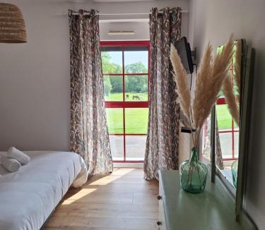 La Vraie-Croix Apartment | Domaine de Bobehec - Gîte de groupe, chambres & Salle - jusqu'à 30 couchages - Morbihan proche Vannes et plages