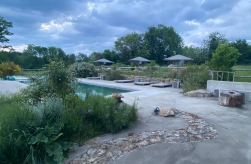 Saint-Medard-la-Rochette Villa | Domaine de Combraille en Marche