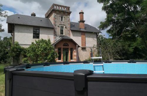 Boulleret House | Domaine de l'Île: Maison historique avec piscine et Wi-Fi - FR-1-586-57