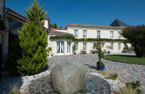 Saint-Medard-d'Eyrans Hotel | Domaine de Larchey & son restaurant - Bordeaux Sud