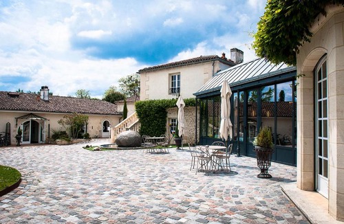 Saint-Medard-d'Eyrans Hotel | Domaine de Larchey & son restaurant - Bordeaux Sud