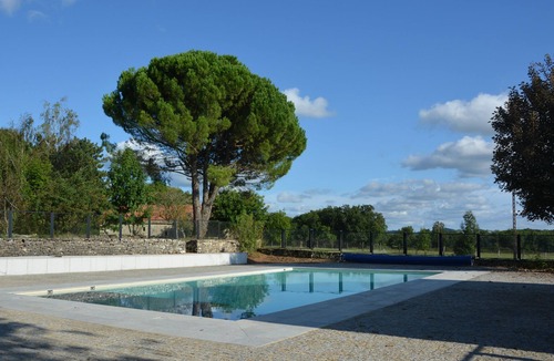 Caylus Bed & Breakfast | Domaine de Monplaisir, a prestigious place