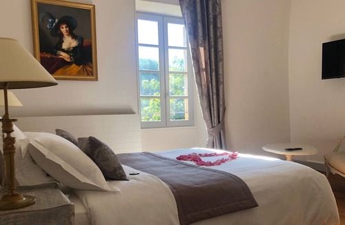 Caylus Bed & Breakfast | Domaine de Monplaisir, a prestigious place
