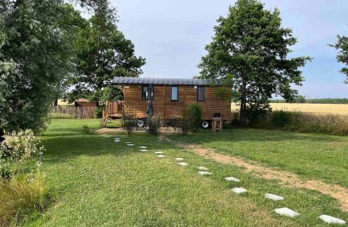 Marigny-les-Reullee Ski Chalet | DOMAINE DES GALINACES ROULOTTE LA ROUSSETTE 2-4P