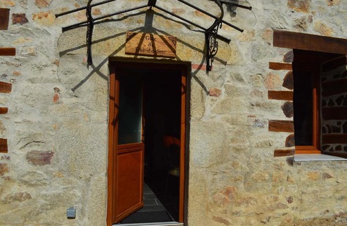 Chateldon House | Domaine des Terres du Milieu/Gîte de cul de sac