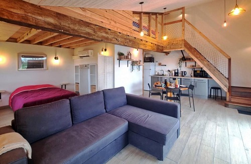 Pouilly-les-Feurs Cottage | Domaine du Chaffat: Cottage with private pool and wifi, pets allowed, for 12 to 14 guests
