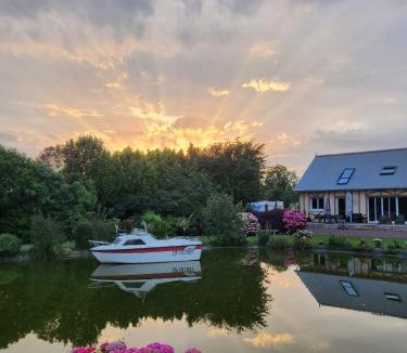 Saint-Come-du-Mont Bed & Breakfast | Domaine du D-DAY