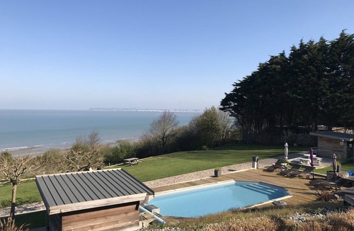 Villerville Cottage | Domaine du Grand Bec - Le Loft, swimming pool, tennis court, beach, sea view