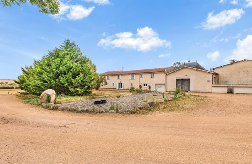 Saint-Georges-de-Baroille House | Domaine de Collonges