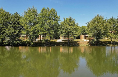 Saint-Medard-d'Excideuil Ski Chalet | Dordogne Chalet Near Forest