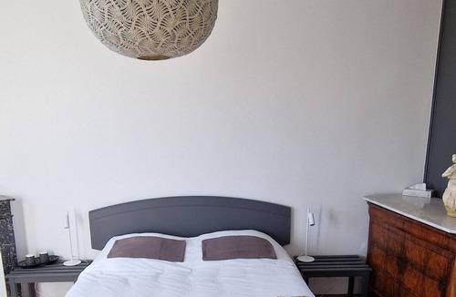Maringues House | Double room-Superior-Shared Bathroom-Courtyard view