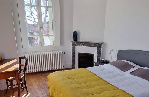 Maringues House | Double room-Superior-Shared Bathroom-Courtyard view