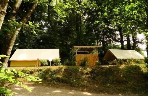 Inguiniel House | Double trek bungalow sleeps 4