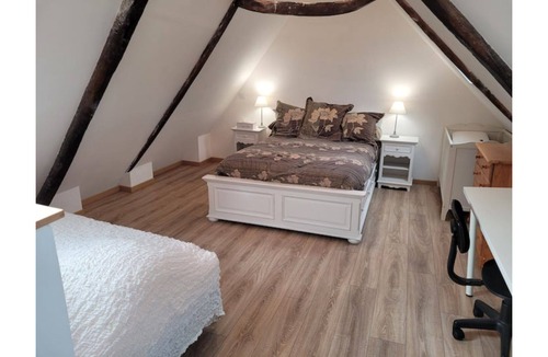 Lampaul-Guimiliau Apartment | Duplex au Pied de L'enclos de Lampaul-guimiliau