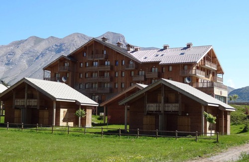 Saint-Etienne-en-Devoluy Ski Chalet | Duplex Chalet 6 pers, Pets allowed