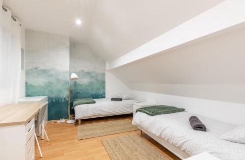 Bussy-Saint-Georges Apartment | Duplex Chancelier - 10min Disney AMY RENT