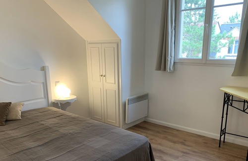 Ardon House | Duplex cottage with terrace near golf and Orléans