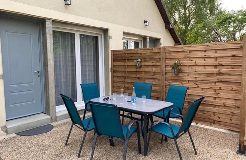 Arnage Apartment | Duplex l Auvetia 150 m circuit 24 h