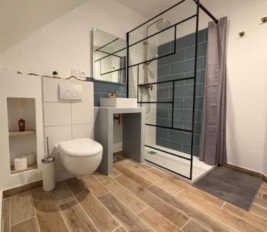 Cherbourg-en-Cotentin Apartment | Duplex Parapluies de Cherbourg Parking
