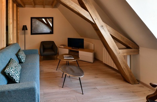 Le Palais Apartment | Duplex 'Pesmacody - Seigneurie Fouquet' with Wi-Fi