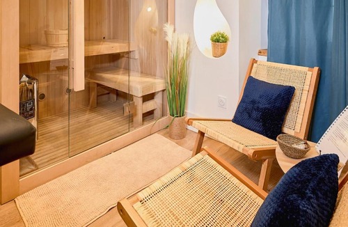 Riom Apartment | Duplex Sauna Cinéma