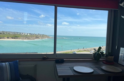 Audierne Apartment | 'Duplex Sea View' Apartment – Parking – WiFi