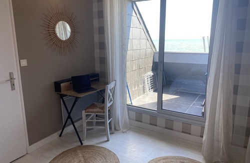Damgan Apartment | DUPLEX T4 IMPRENABLE OCEAN VIEW DIRECT BEACH ACCESS 3 bedrooms sleeps 8