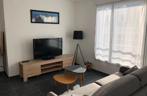 Saint-Martin-du-Littoral Apartment | Echappée mer - 4 pers - Parking privé - Ascenseur - 60m2