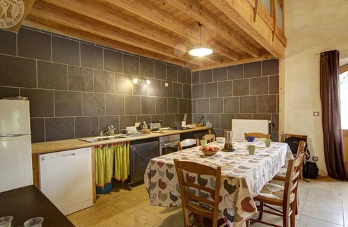 Saint-Romain-d'Urfe Cottage | Eco-cottage with countryside view - 11 guests