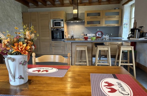 Saint-Bonnet-de-Rochefort Cottage | Eco-Friendly Comfortable Home with Garden and Pets Allowed