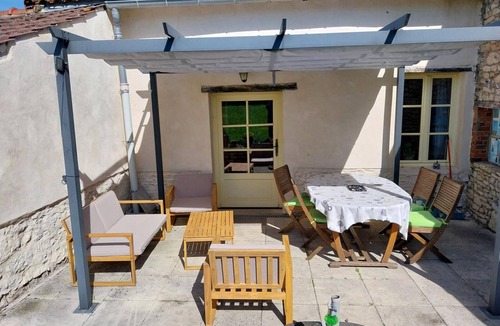 Saint-Bonnet-de-Rochefort Cottage | Eco-Friendly Comfortable Home with Garden and Pets Allowed