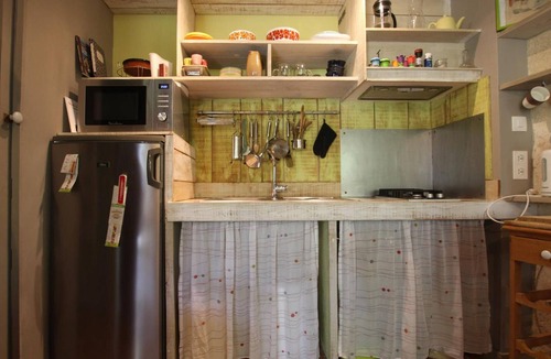 Bretteville-sur-Ay Cottage | Eco-friendly cottage with parking and retro charm in Normandy