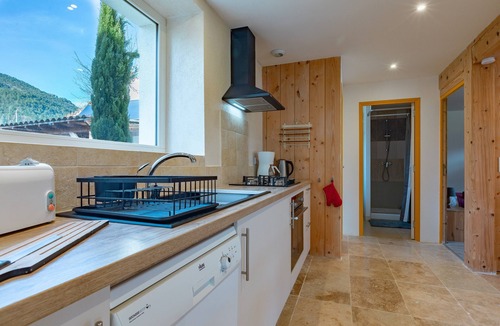 Die House | Eco-friendly Gîte “L'éco-logis du Clos des Tilleuls” with Mountain View, Shared Terrace & Garden