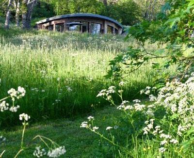 Queyrieres Cabin | Ecolodges Bulles d'herbe - Spa privatif