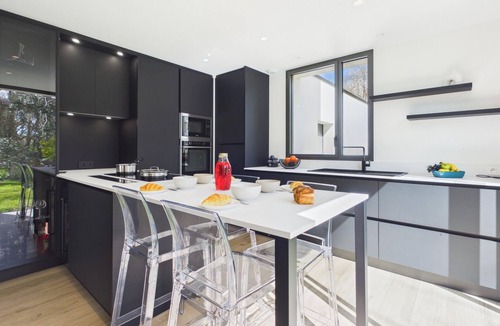 Nevez House | -EDGE- Modern house with garden, near beach.