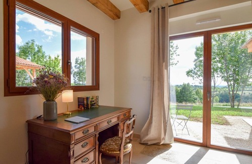 Saint-Medard-d'Excideuil House | Elegant 10-Guest Villa with Pool & Castle Views
