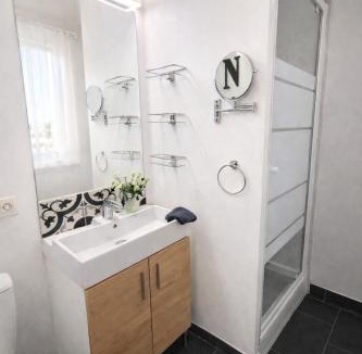 Le Bourget Apartment | Elegance - 15 min Paris, Gare & CDG