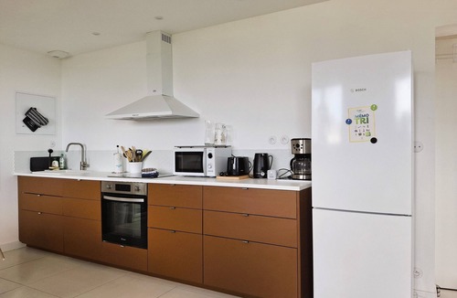 Crozon Apartment | Elegance on the bay, modern apartment with garden and sea view