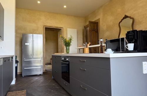 Excideuil Villa | Elegant 18th-century mansion atop medieval village