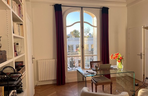 8th Arrondissement Apartment | Elegant 4 bedrooms with space & view close to Parc Monceau and Arc de Triomphe.
