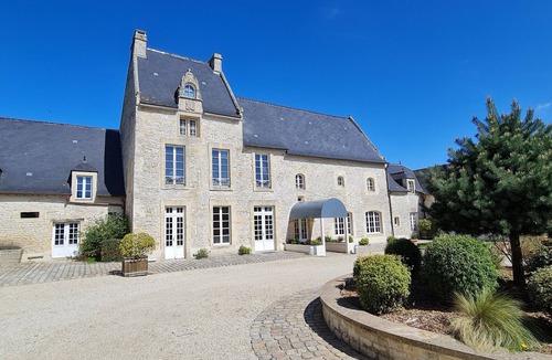 Sully House | Elegant Manor with in Normandy by the sea - 8 rooms for 22 persons. Pool and spa